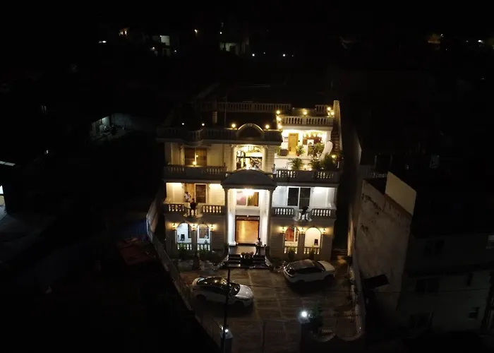 Homestay Kings Palace *